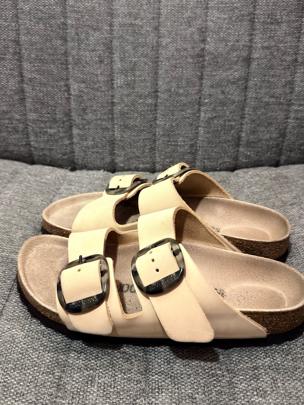Birkenstock Neutral Beige Double-Buckle Slide Sandals & cleaning kit